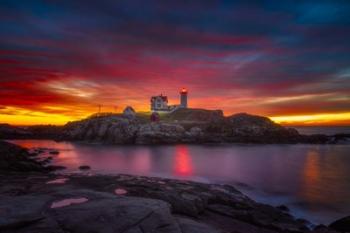 Sunrise over Nubble Light | Obraz na stenu