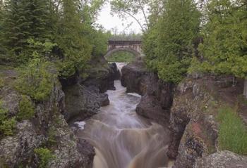 North Shore Rushing Water And Bridge | Obraz na stenu