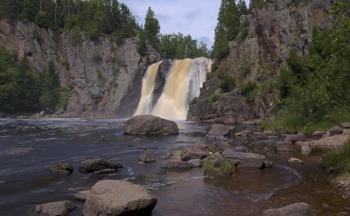 North Shore Waterfall And Lake I | Obraz na stenu