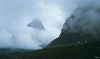 Misty Peak And Green Cliff | Obraz na stenu