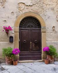 Pienza Facade #1 - Vertical | Obraz na stenu