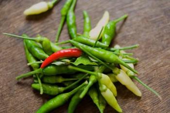 Chile peppers, Market on Mahe Island, Seychelles | Obraz na stenu