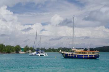 Indian Ocean, Seychelles, Praslin, Sailboats | Obraz na stenu