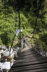 Hiking, Kurt Shafer Bridge, Uganda | Obraz na stenu