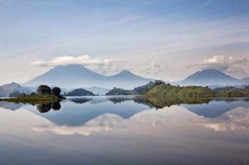 Lake Mutanda near Kisoro, Virunga Volcanoes, Uganda | Obraz na stenu