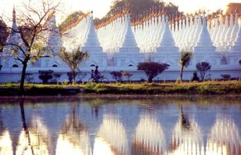 Sandamani Paya in Mandalay, Burma | Obraz na stenu