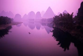 Fisherman on Raft in Li River, Yangshou, Guanxi, China | Obraz na stenu