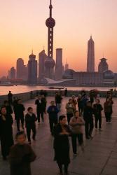 Tai-Chi on the Bund, Oriental Pearl TV Tower and High Rises, Shanghai, China | Obraz na stenu