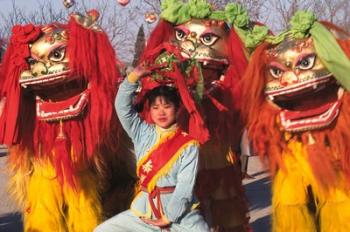 Girl Playing Lion Dance for Chinese New Year, Beijing, China | Obraz na stenu