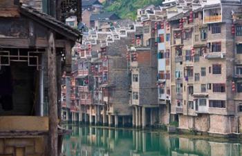 Traditional houses on Wuyang River, Zhenyuan, Guizhou, China | Obraz na stenu