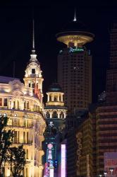 The Radisson Hotel and Neon-Lit Shopping District along Nanjing Road, Shanghai, China | Obraz na stenu