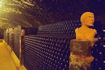 Sculptured Heads in Cellar, Thummerer Winery | Obraz na stenu