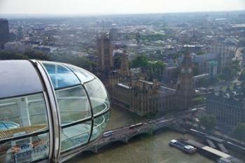 London Eye as it passes Parliament and Big Ben, Thames River, London, England | Obraz na stenu