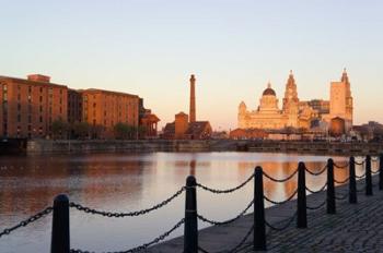 Liver Building from Albert Dock, Liverpool, Merseyside, England | Obraz na stenu