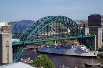 Tyne Bridge and The Sage, Newcastle on Tyne, Tyne and Wear, England | Obraz na stenu