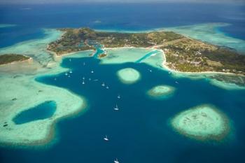 Coral reef and Malolo Lailai Island, Fiji | Obraz na stenu