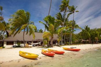 Kayak on the beach, and waterfront bure, Plantation Island Resort, Malolo Lailai Island, Mamanuca Islands, Fiji | Obraz na stenu