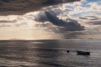 Dramatic light over a little boat, Mamanucas Islands, Fiji, South Pacific | Obraz na stenu