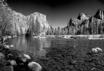 California Yosemite Valley view from the bank of Merced River | Obraz na stenu