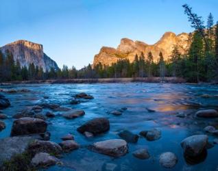 Rocks in The Merced River in the Yosemite Valley | Obraz na stenu