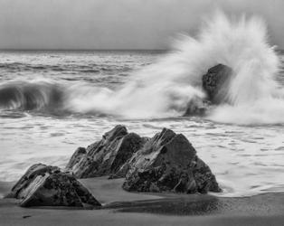 California, Garrapata Beach, Crashing Surf (BW) | Obraz na stenu