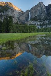 Early Morning At The Upper Yosemite Falls | Obraz na stenu