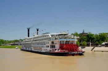 Mississippi, Vicksburg American Queen cruise paddlewheel boat | Obraz na stenu