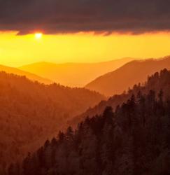 Sunset Light Fills Valley Of The Great Smoky Mountains | Obraz na stenu