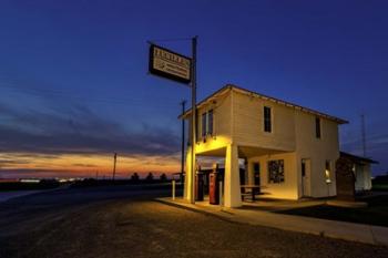 Sunset at Lucille's Service Station | Obraz na stenu