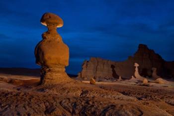 Mushroom Hoodoo Blue Hour | Obraz na stenu