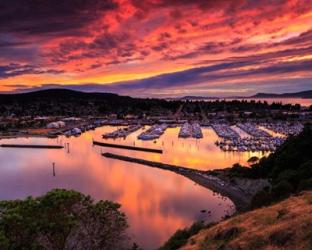 Red Sunset Over Harbor | Obraz na stenu