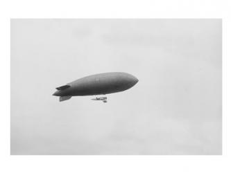 Blimp Over Police Games | Obraz na stenu