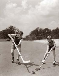 1930s 1940s 2 Boys With Sticks And Puck | Obraz na stenu