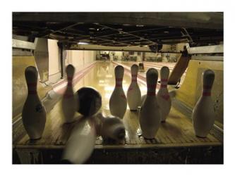 Bowling Ball Hitting Bowling Pins | Obraz na stenu