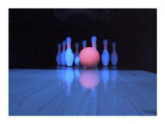 Bowling ball with bowling pins | Obraz na stenu