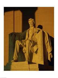 Low angle view of a statue, Lincoln Memorial, Washington DC, USA | Obraz na stenu