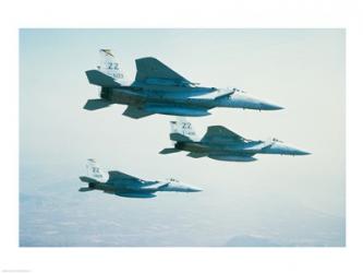 Three F-15 Eagle fighter planes flying in formation | Obraz na stenu