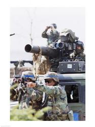 South Korea, Soldiers Spot a Target | Obraz na stenu